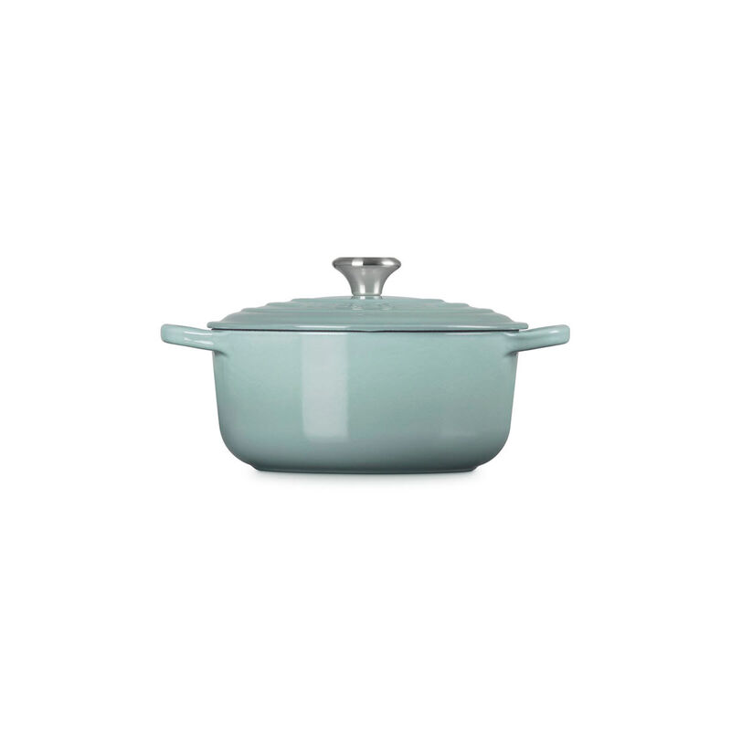 Le Creuset Signature Cast Iron Round Casserole 20cm image number 46